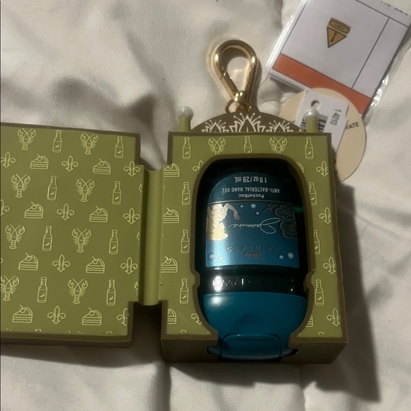 Tiana's Place Keychain - Picture 5 of 6